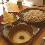 Sanjian - 遅いお昼は「つけとろ天もりそば」です。