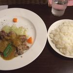 インドカレー＆アジアンダイニング居酒屋どんのば - 特製牛すじらんち 500円