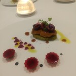 La Vallee d'Or - ハンガリー産フォアグラのポアレ　さくらんぼ　バジルのケークサレ