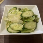 鳳将 - サラダ 味は他の料理をジャマしないように醤油も軽め 流石の味付け