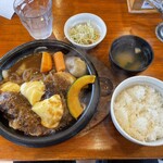 炭焼きハンバーグ 牛吉 - 