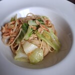 欧風小皿料理 沢村 - 桜海老とキャベツのペペロンチーノ