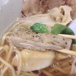 麺スタイル谷本家 - 炙りチャーシューも美味しいです