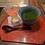 くずし鉄板 あばぐら - ピノ・ガールと赤紫蘇のジュレ