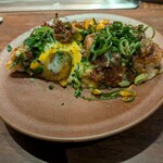 くずし鉄板 あばぐら - 特選豚玉3種のせ（牛すじ、九条葱、輝赤卵）