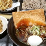 ぽんぽこの湯 - 料理写真:ぽんぽこそば（冷）「お揚げと温玉、山菜。のぶっかけ蕎麦」きのこかき揚げ付き。1200円