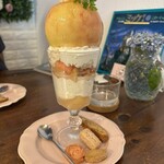 クリーム カフェ - お皿の焼き菓子はレジ横で小売もしています