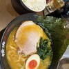 横浜らーめん 壱八家 スカイビル店