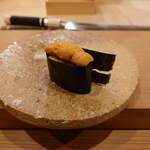 鮨 ゆたか - のりを炭火で焼いてから巻いているのでぱりぱりです！