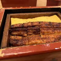 博多うなぎ屋 藤う那 - 鰻せいろ蒸し四貫。五貫、六貫と選べますので、サイドメニューと合わせてお好みで。