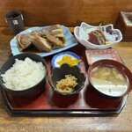海鮮料理の店　岩沢 - まぐろカマ煮セット  2025/2/17