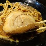 麺や 久 - カネシ醤油　1,050円（野菜マシ）