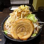 麺や 久 - カネシ醤油　1,050円（野菜マシ）