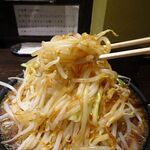 麺や 久 - カネシ醤油　1,050円（野菜マシ）