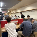 ラーメンきずな - 並び待ちありの大盛況。夏のきずなＴシャツ