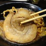 麺や 久 - カネシ醤油　1,050円（野菜マシ）