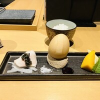 焼き鳥 茂 東桜 - 自家製の鶏ハム・鶏レバームース・マンゴーとメロンとクリームチーズ