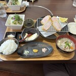 黒豚の館 - プレミアムロースカツ定食