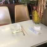 喫茶コンパル - テーブル