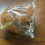 ラ・タヴォラ・ディ・オーヴェルニュ - コロッケパン182円