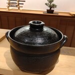 坂口家 うまづら - 土鍋で炊き込みご飯