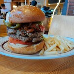 ムースヒルズバーガー - チリメキシカーナバーガー、パティ、ハラペーニョ追加