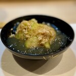 うを徳 - 加賀の太きゅうり越前蟹の冷たいお椀