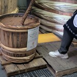 金笛しょうゆパーク - もろみつき体験