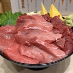 魚力海鮮寿司 - 本まぐろが所狭しと盛られている