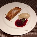 シリウス - 201409  シリウス  ★スペシャルプライスディナー（税込6480円 サービス料10%別）★アップルパイに 栗のアイスクリームを添えて