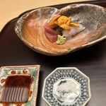 徳ㇵ本也 - お造り 宮城県の本鮪、和歌山県のアオリイカ、
      　北海道の雲丹