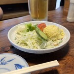 富田屋 - イモサラダ　400円 生ビール（中）　480