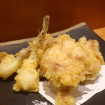 こころや - 鶏もも肉の天麩羅4個に、エシャレットの天麩羅2個