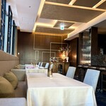 SALONE TOKYO - 店内