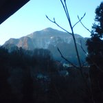 丸山鉱泉旅館 - 旅館より見える武甲山