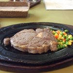 ジャンボリブステーキ（400g）1650円