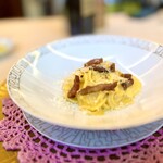 SALONE TOKYO - （浅草開化楼〜カラヒグ麺〜　島根県産【彩り天祐卵】のカルボナーラ）　サローネでは､カルボナーラは珍しいです。期待通り美味しかったです。