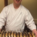 徳ㇵ本也 - 能登の鰯の囲炉裏焼き