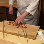 徳ㇵ本也 - 金目鯛の囲炉裏焼き