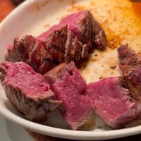 カルネジーオ イースト - 