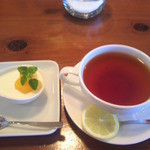 グリーティング - デザートと紅茶。