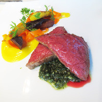 Jean-Georges Tokyo - 飛騨牛A-5のシアード　黄色人参とライムのエマルジョン　キャロットトップのペスト 