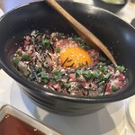 ホルモン家族 かつら - 牛トロ飯