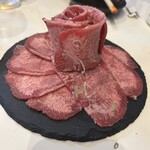 ホルモン家族 かつら - 牛たん