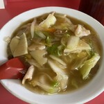 福来軒 - 中華飯750円(税込み)。白菜、タケノコ，人参、玉ねぎ、豚肉を丁寧に炒めており、味付けはうま味のあるこれまた懐かしい味わい。店主が一つ作るごとに味見をしているので間違いない美味しさ。