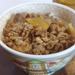 すき家 - 牛丼　特盛　４８０円（税別）