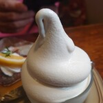 レ・ボ・プロヴァンス - 初めて,丸い口から出てくるソフトクリームを食べました(*´σｰ｀)