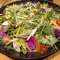 大山鶏と鮮魚 居酒屋 まいか - 彩サラダ