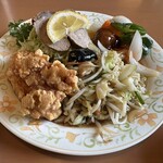 フートン - 日替わり定食（カラアゲ、野菜炒め、肉団子）