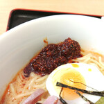 祭麺堂 - 自家製の醤を投入